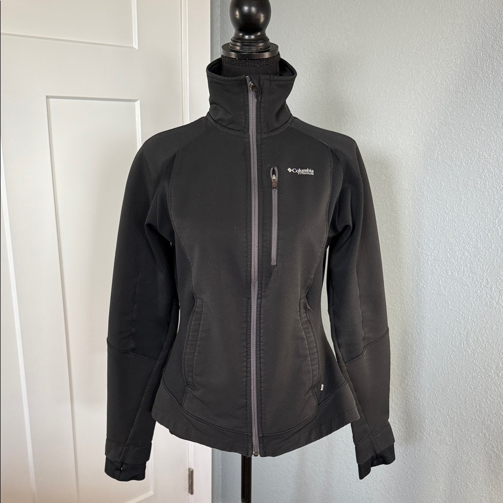 Columbia Titanium Black and White Ski Jacket